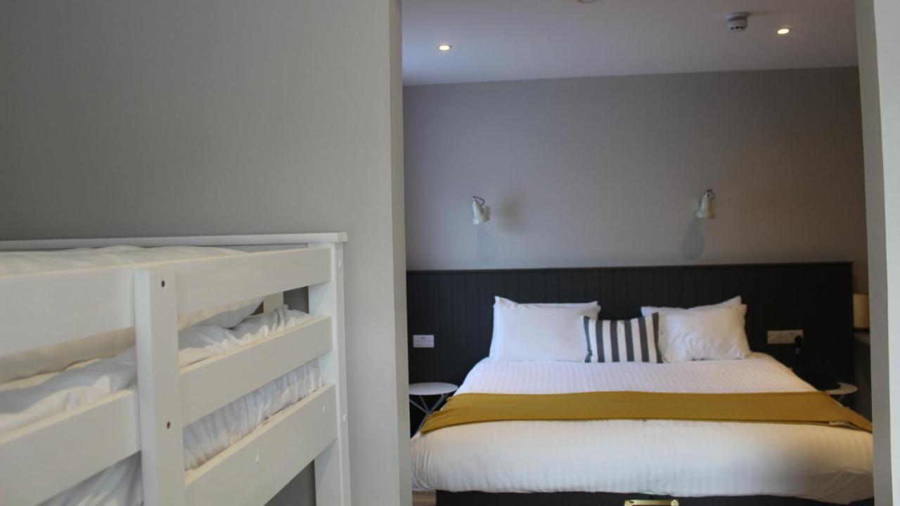 Marine Hotel Ballycastle Esterno foto