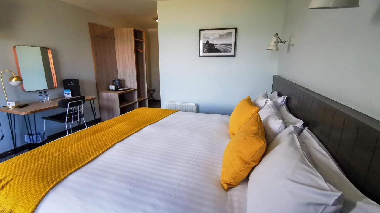Marine Hotel Ballycastle Esterno foto