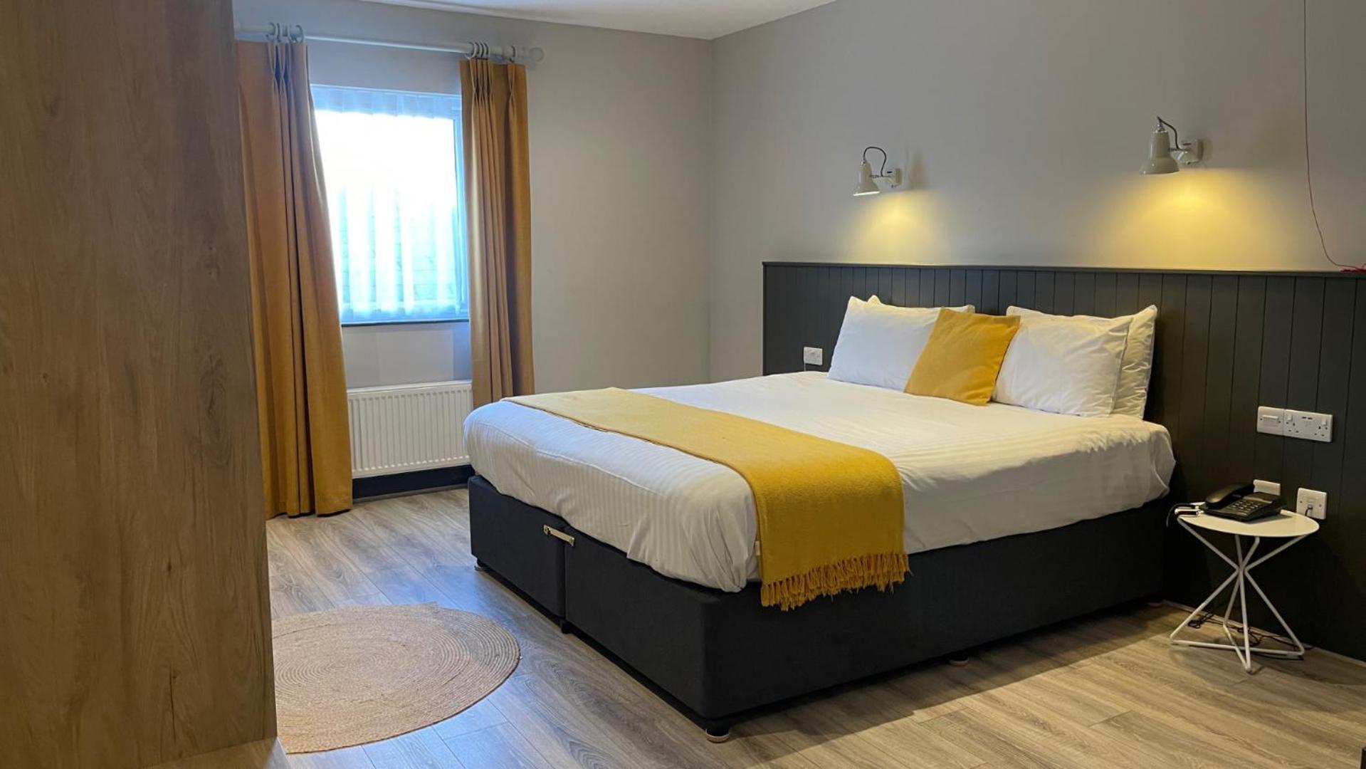 Marine Hotel Ballycastle Esterno foto