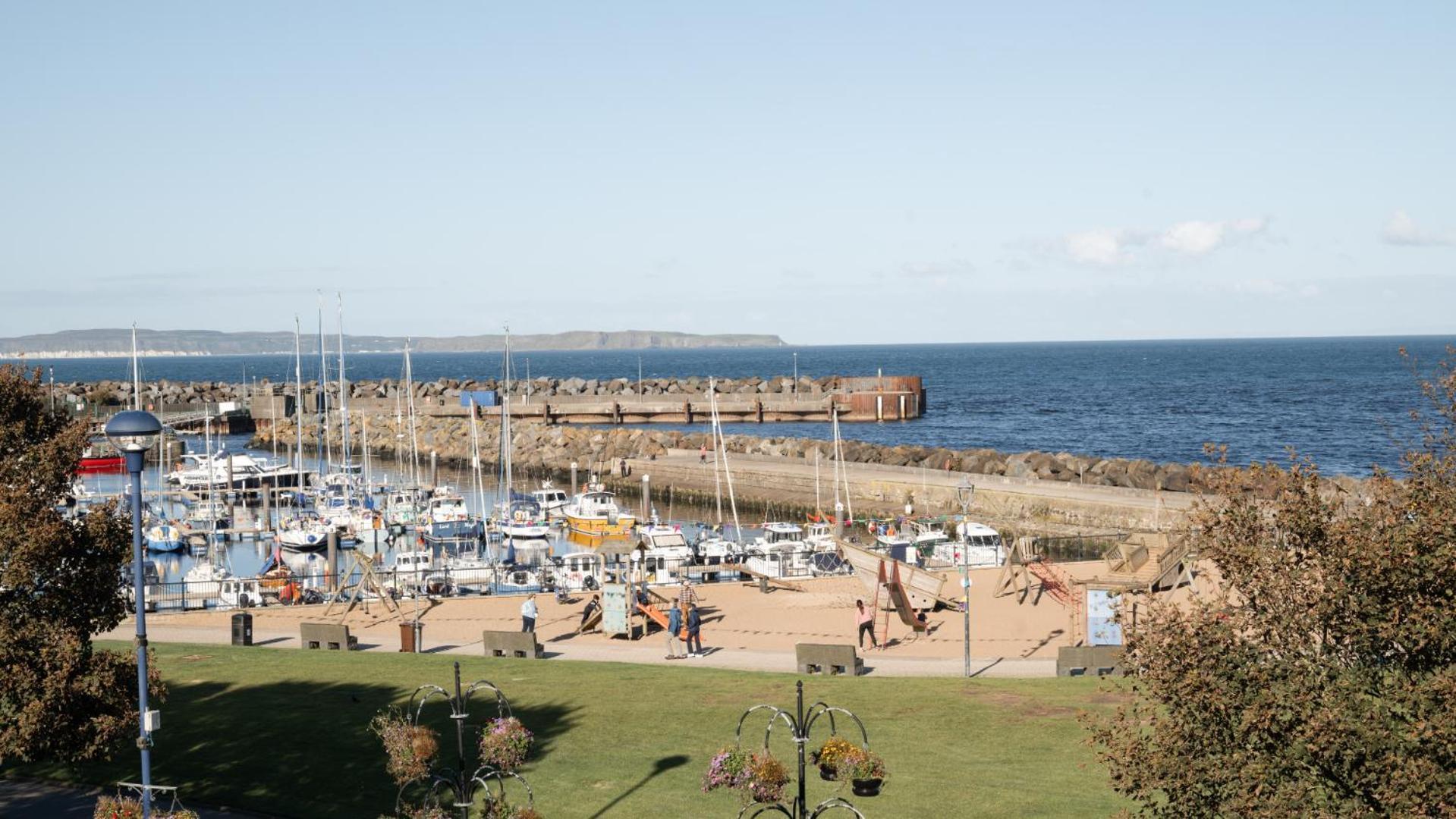Marine Hotel Ballycastle Esterno foto